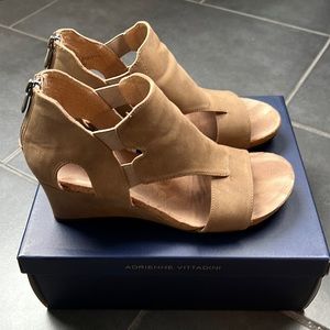 Adrienne Vittadini Telli wedge sandal